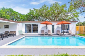 Modern Getaway 4BRs House with Pool and Game Room